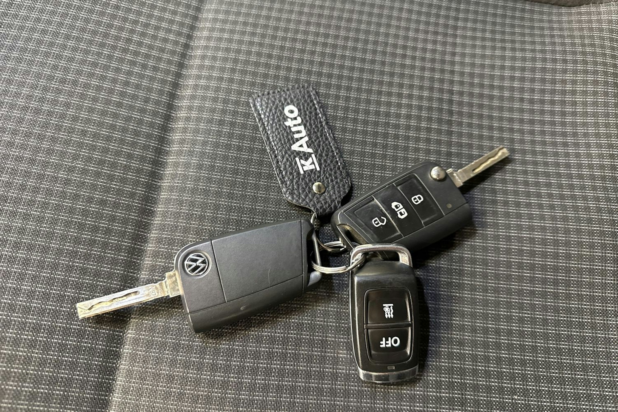 valkoinen Volkswagen Transporter 2021 kuva 25.