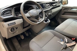 valkoinen Volkswagen Transporter 2021 kuva 7.