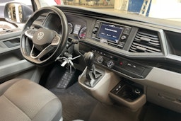 harmaa Volkswagen Transporter 2021 kuva 13.