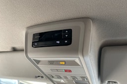 harmaa Volkswagen Transporter 2021 kuva 14.