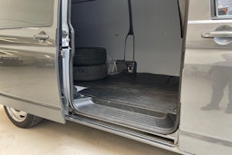 harmaa Volkswagen Transporter 2021 kuva 15.