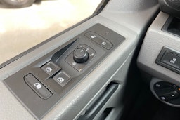 harmaa Volkswagen Transporter 2021 kuva 21.