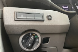 harmaa Volkswagen Transporter 2021 kuva 22.
