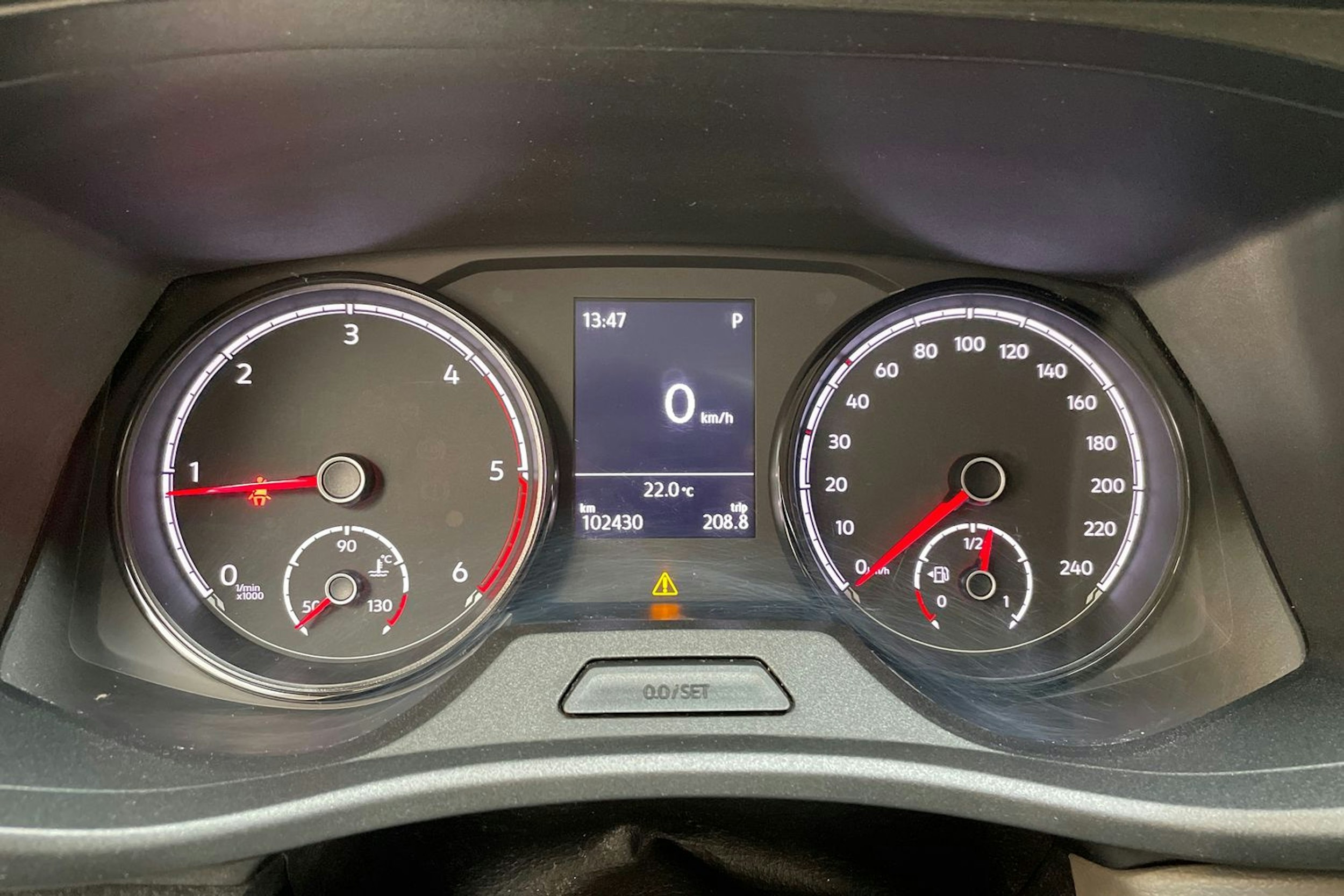 harmaa Volkswagen Transporter 2021 kuva 23.
