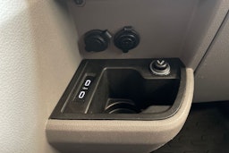 harmaa Volkswagen Transporter 2021 kuva 25.