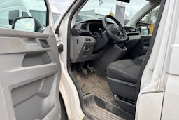 valkoinen Volkswagen Transporter 2021 kuva 3.