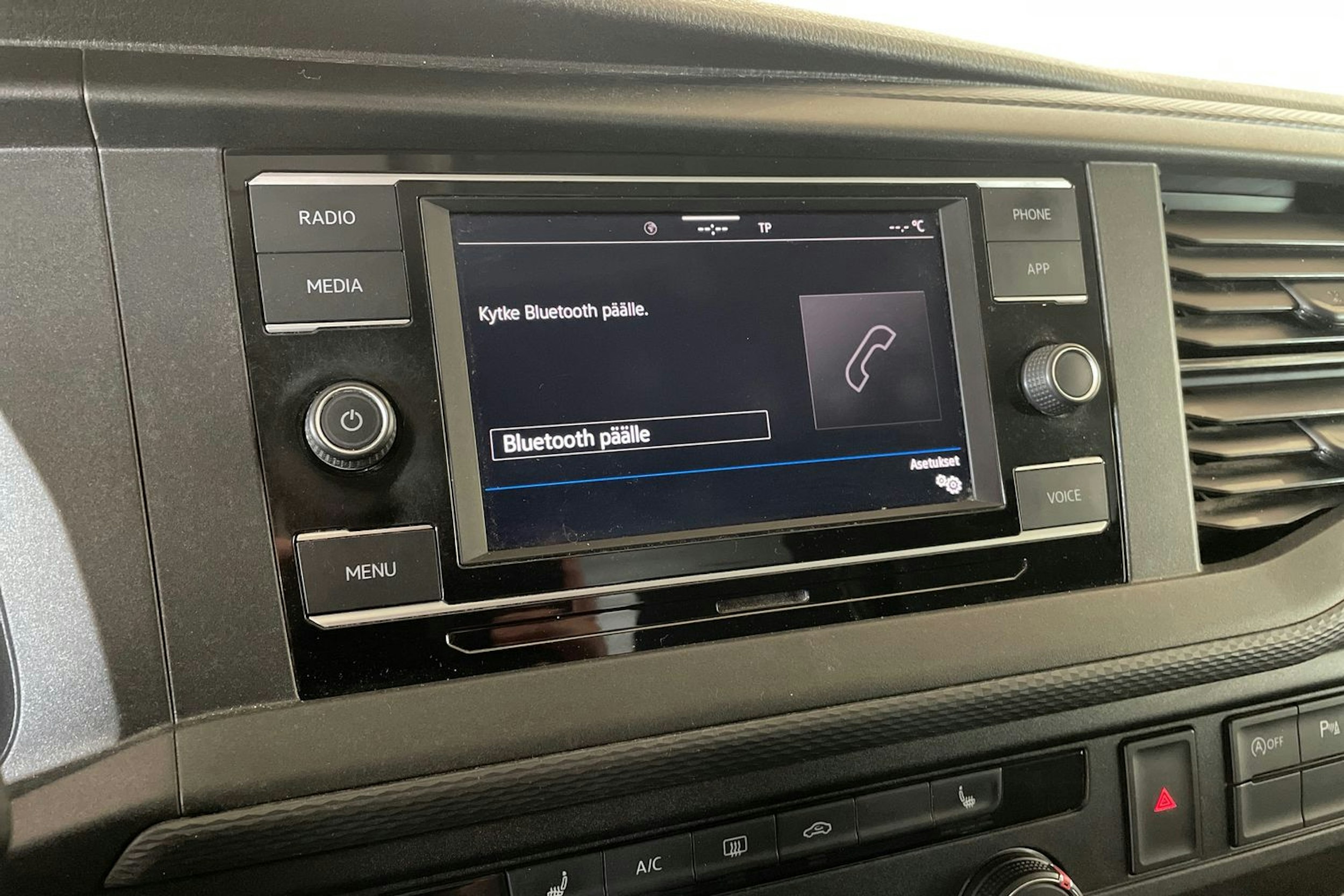 Sininen Volkswagen TRANSPORTER 2021 kuva 16.