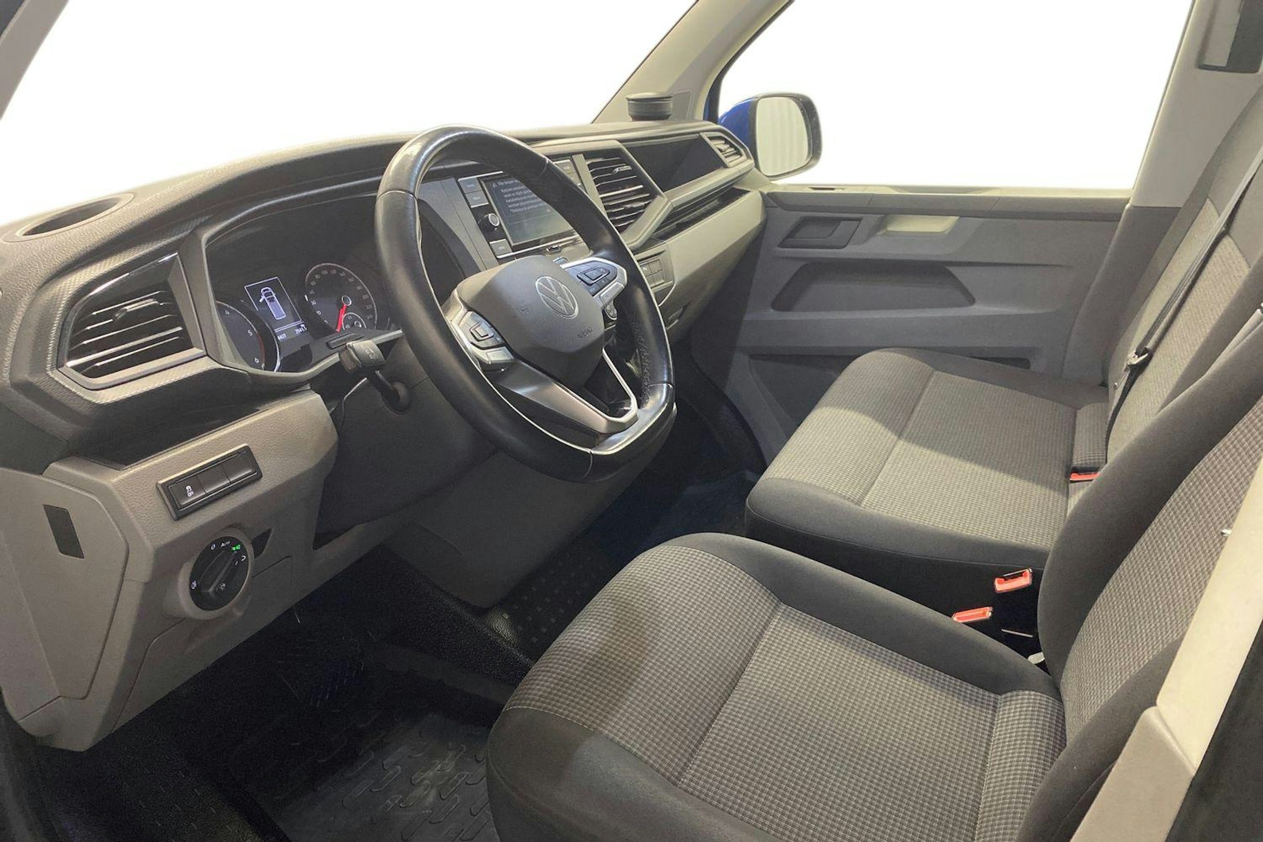 sininen Volkswagen Transporter 2021 kuva 7.