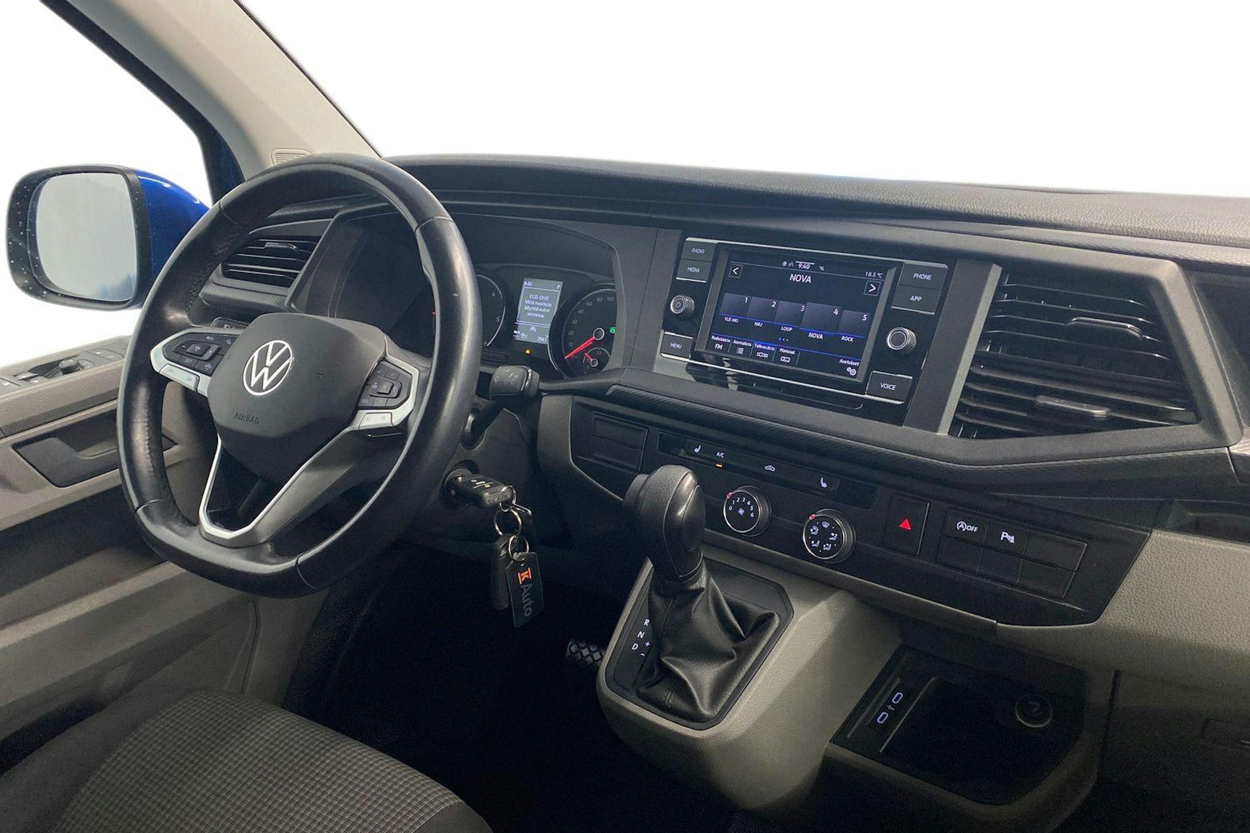 sininen Volkswagen Transporter 2021 kuva 10.