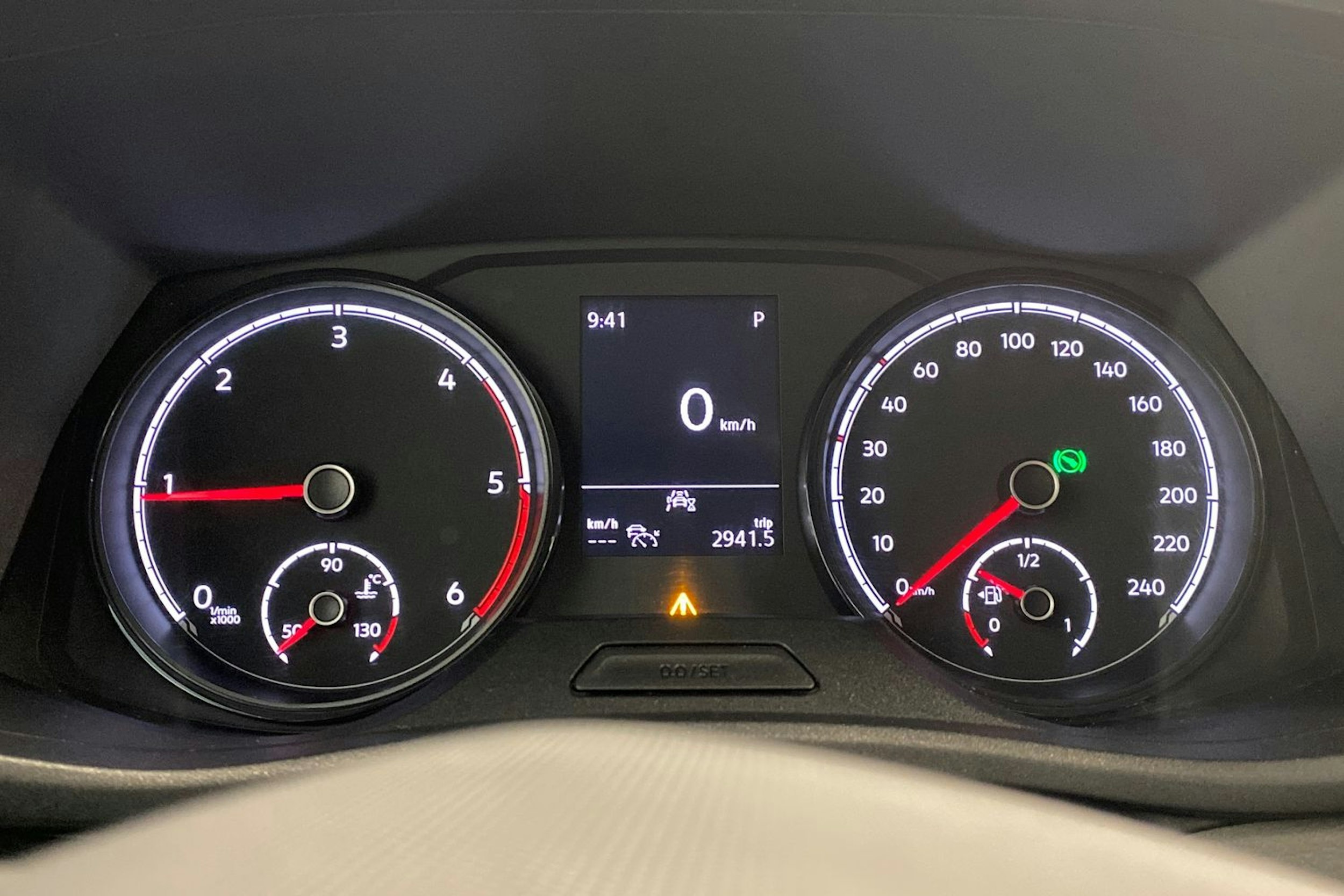 sininen Volkswagen Transporter 2021 kuva 14.