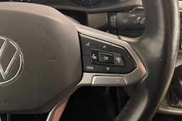 sininen Volkswagen Transporter 2021 kuva 16.