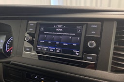 sininen Volkswagen Transporter 2021 kuva 17.