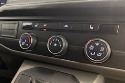 sininen Volkswagen Transporter 2021 kuva 20.