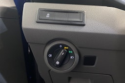 sininen Volkswagen Transporter 2021 kuva 22.