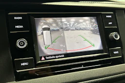 punainen Volkswagen Transporter 2021 kuva 24.