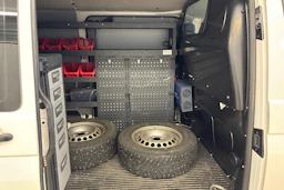 valkoinen Volkswagen Transporter 2021 kuva 8.