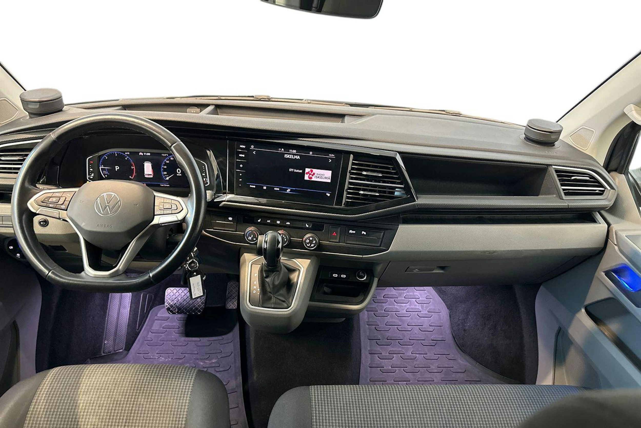 harmaa Volkswagen Transporter 2021 kuva 9.