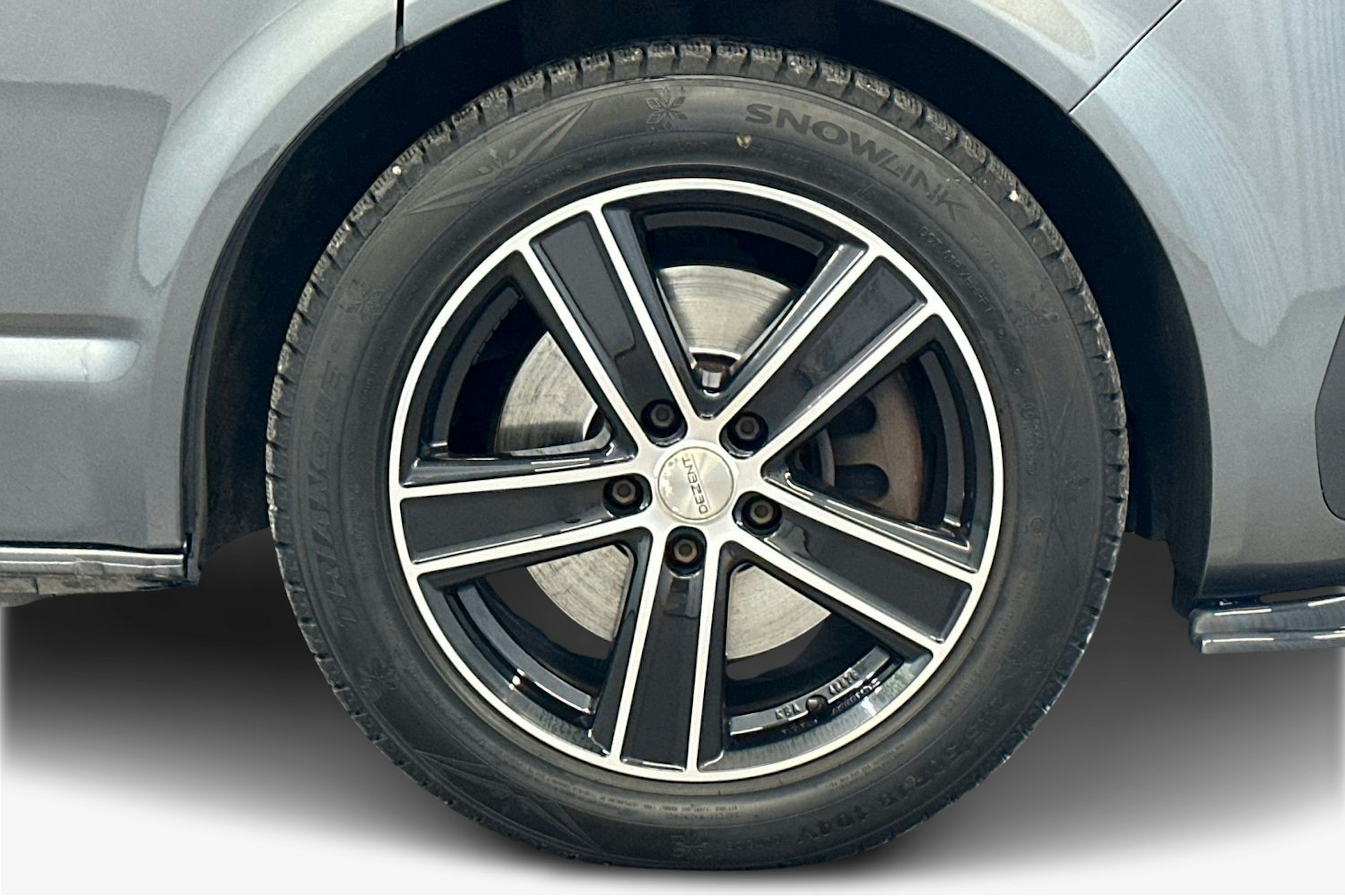 harmaa Volkswagen Transporter 2021 kuva 12.