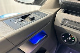 harmaa Volkswagen Transporter 2021 kuva 26.