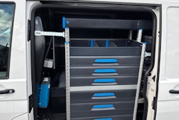 valkoinen Volkswagen Transporter 2021 kuva 2.