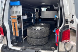 valkoinen Volkswagen Transporter 2021 kuva 3.