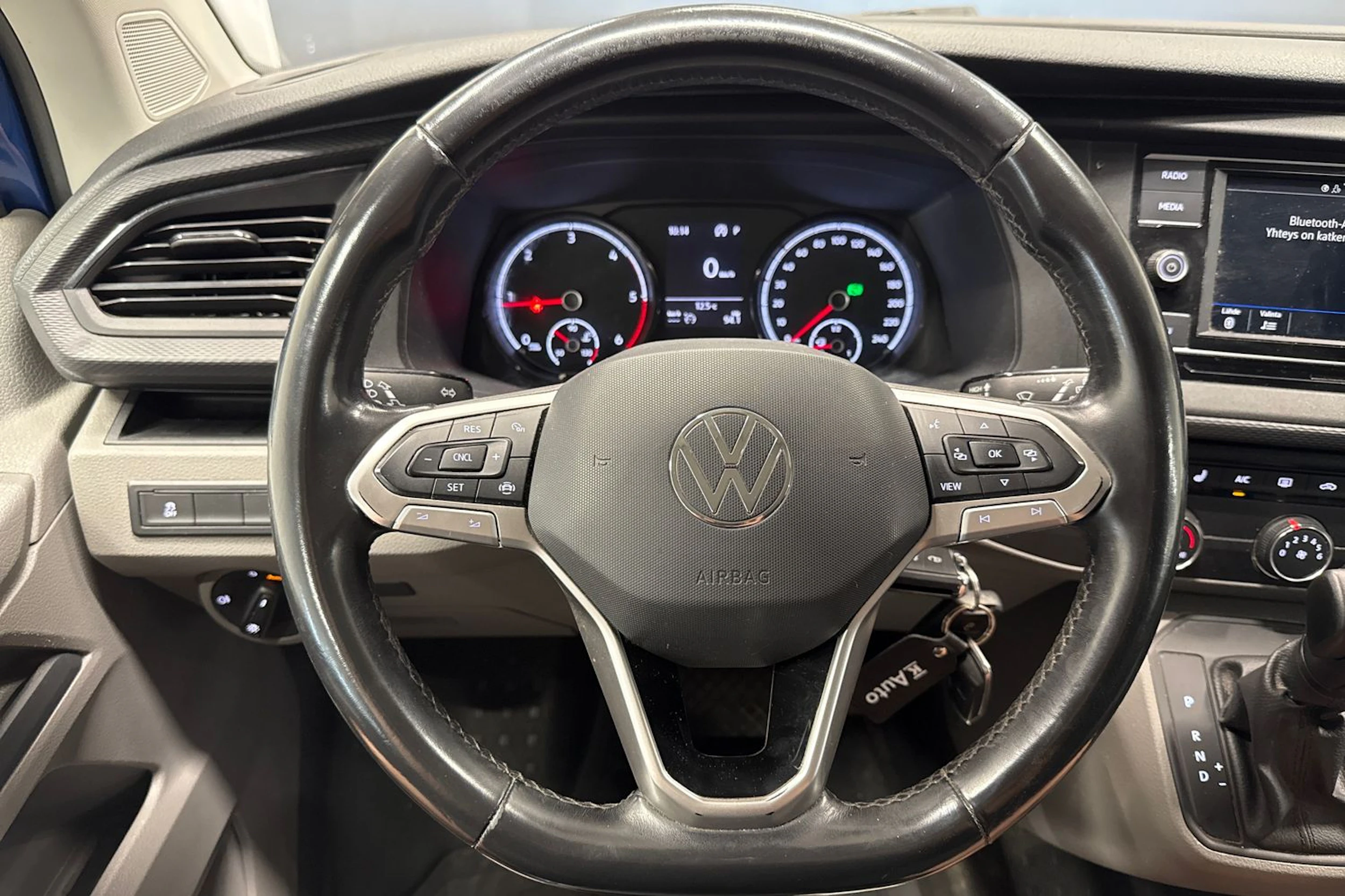 sininen Volkswagen Transporter 2021 kuva 20.
