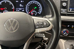 sininen Volkswagen Transporter 2021 kuva 22.