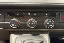 sininen Volkswagen Transporter 2021 kuva 25.