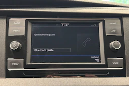 sininen Volkswagen Transporter 2021 kuva 15.