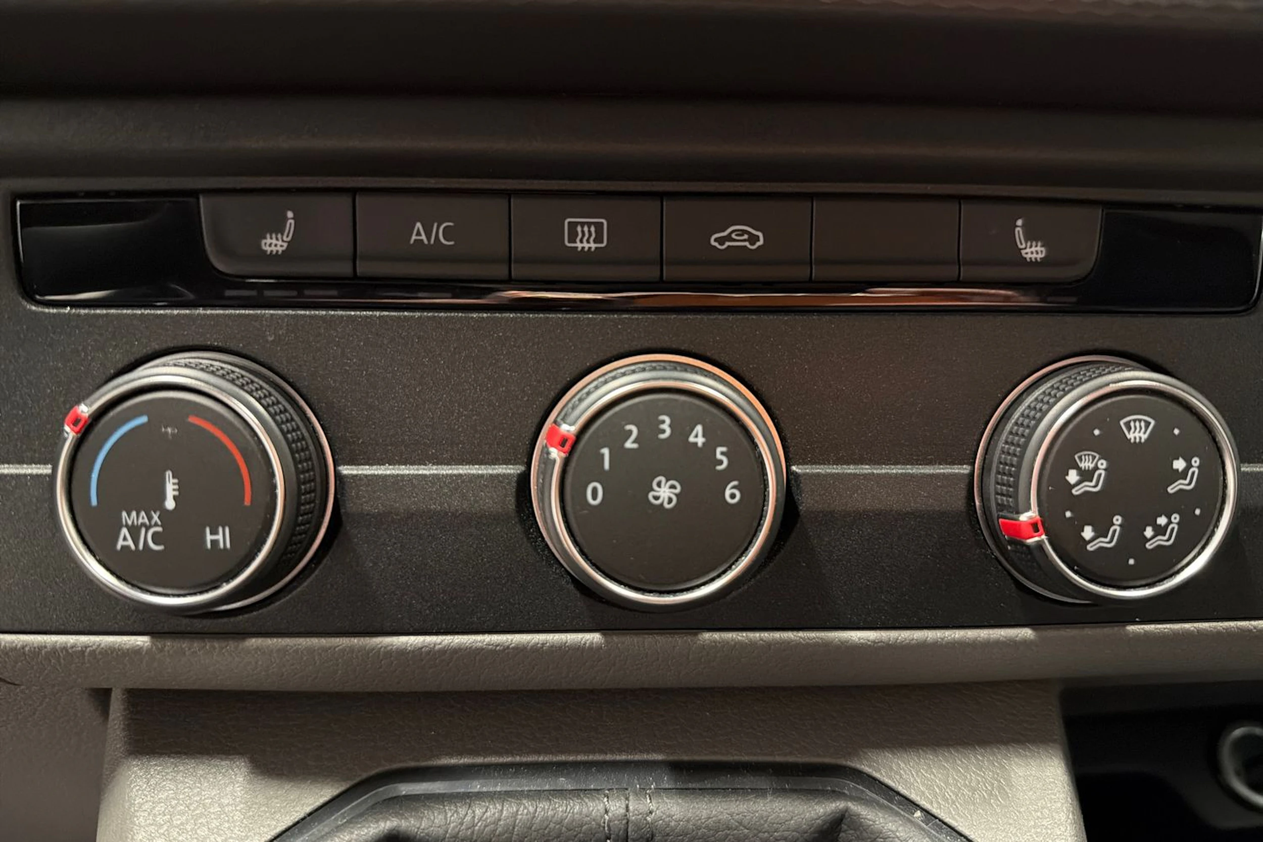 sininen Volkswagen Transporter 2021 kuva 16.