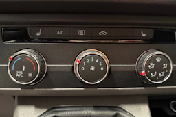 sininen Volkswagen Transporter 2021 kuva 16.