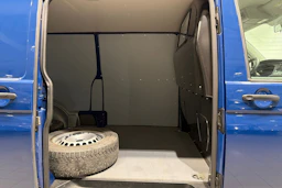 sininen Volkswagen Transporter 2021 kuva 19.