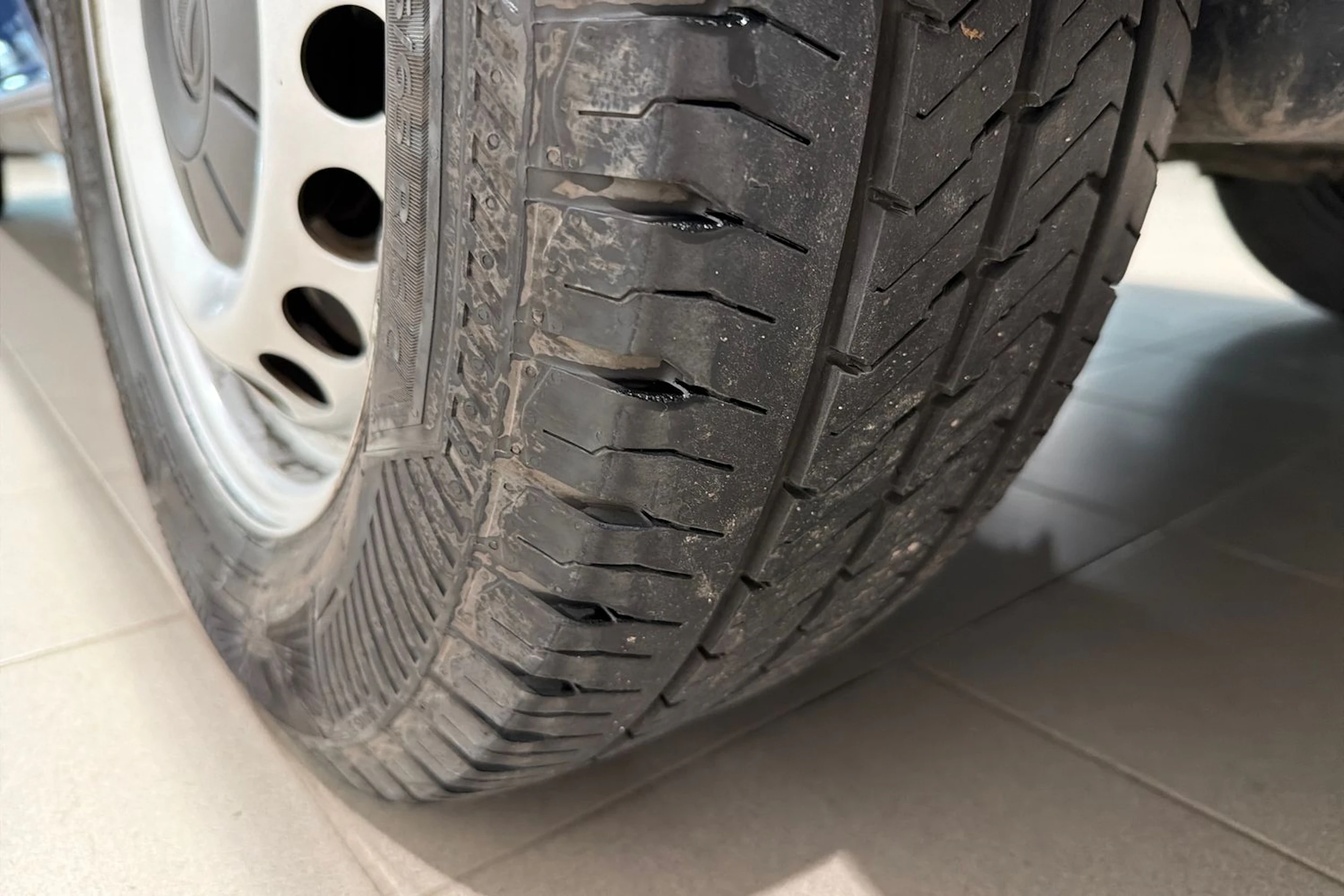 sininen Volkswagen Transporter 2021 kuva 22.