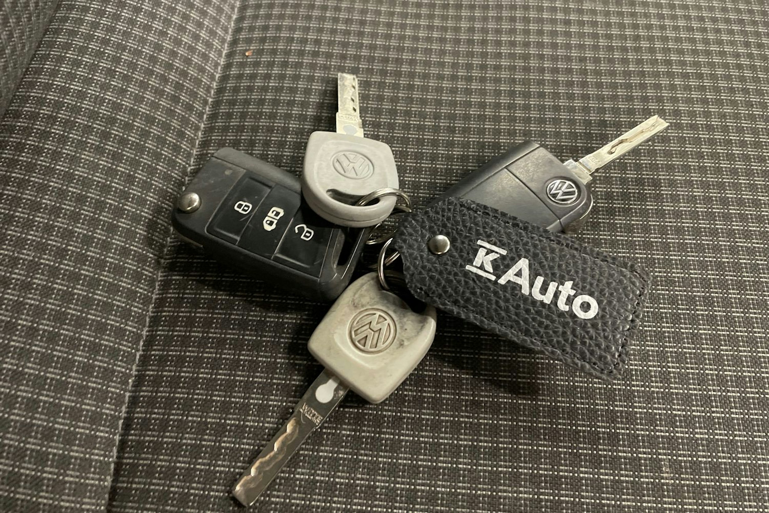 valkoinen Volkswagen Transporter 2021 kuva 12.