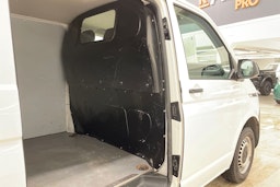 valkoinen Volkswagen Transporter 2021 kuva 14.