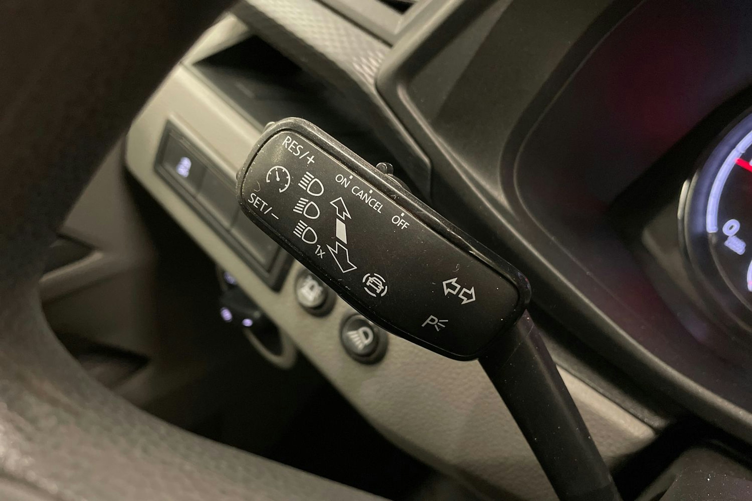 valkoinen Volkswagen Transporter 2021 kuva 20.