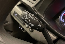 valkoinen Volkswagen Transporter 2021 kuva 20.