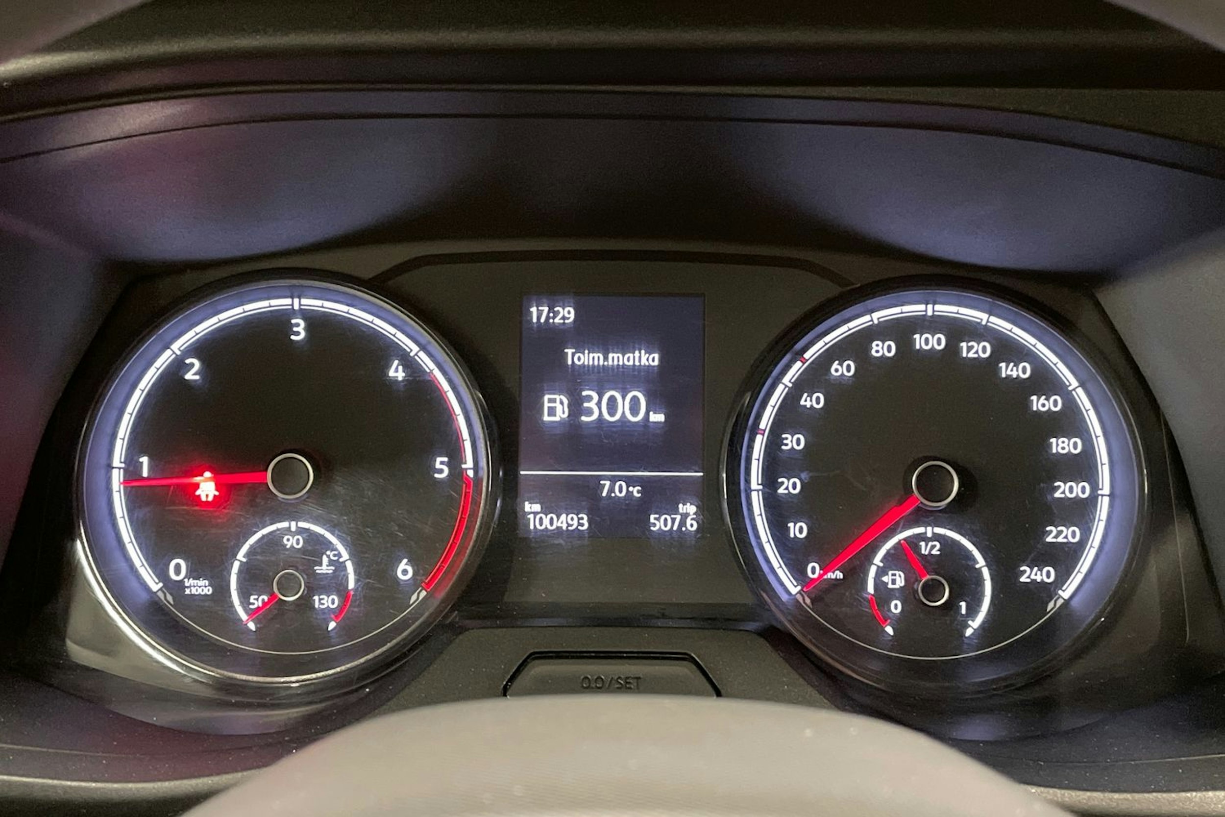 valkoinen Volkswagen Transporter 2021 kuva 21.