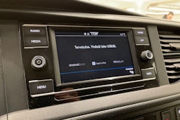 valkoinen Volkswagen Transporter 2021 kuva 24.