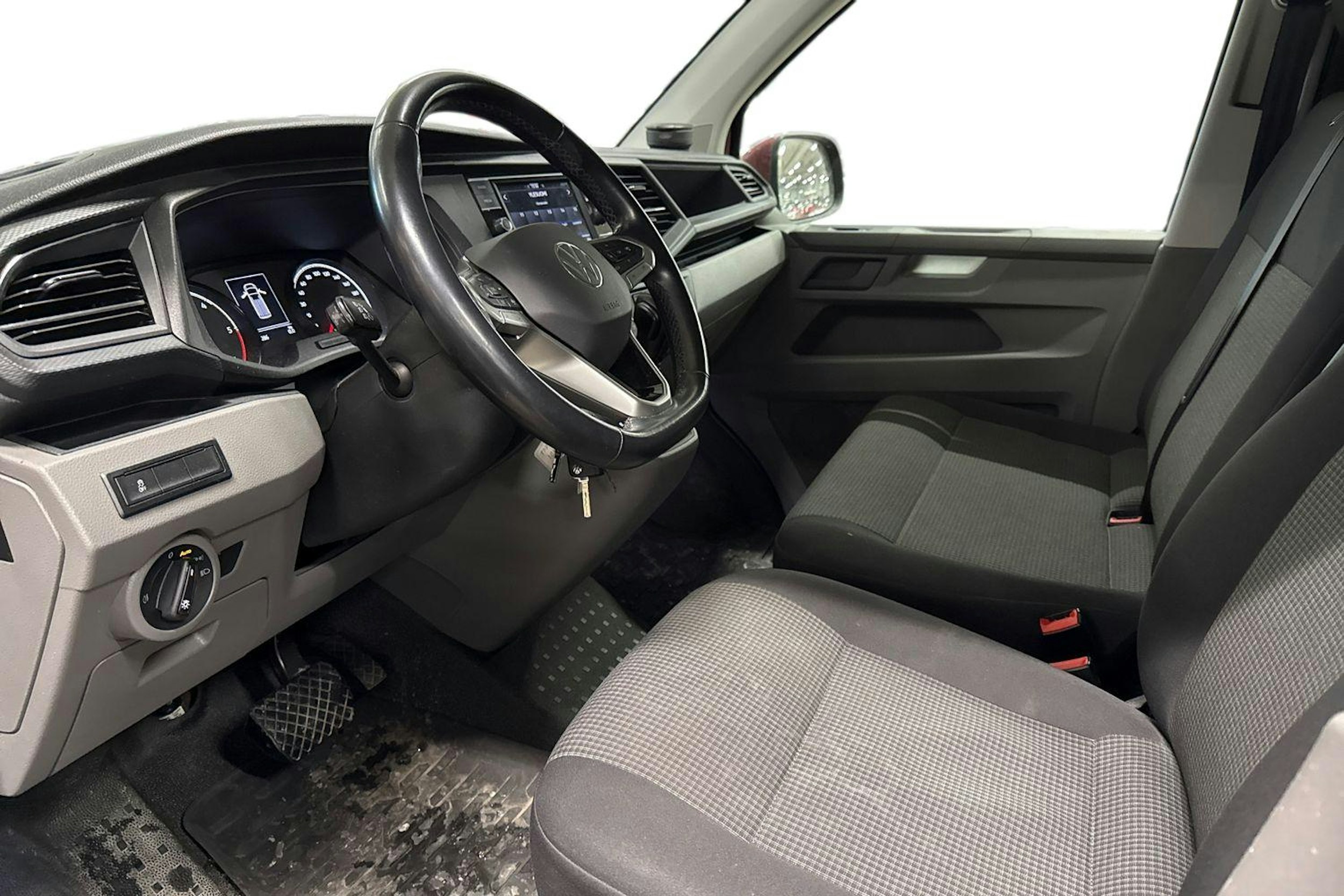 Punainen Volkswagen TRANSPORTER 2021 kuva 3.