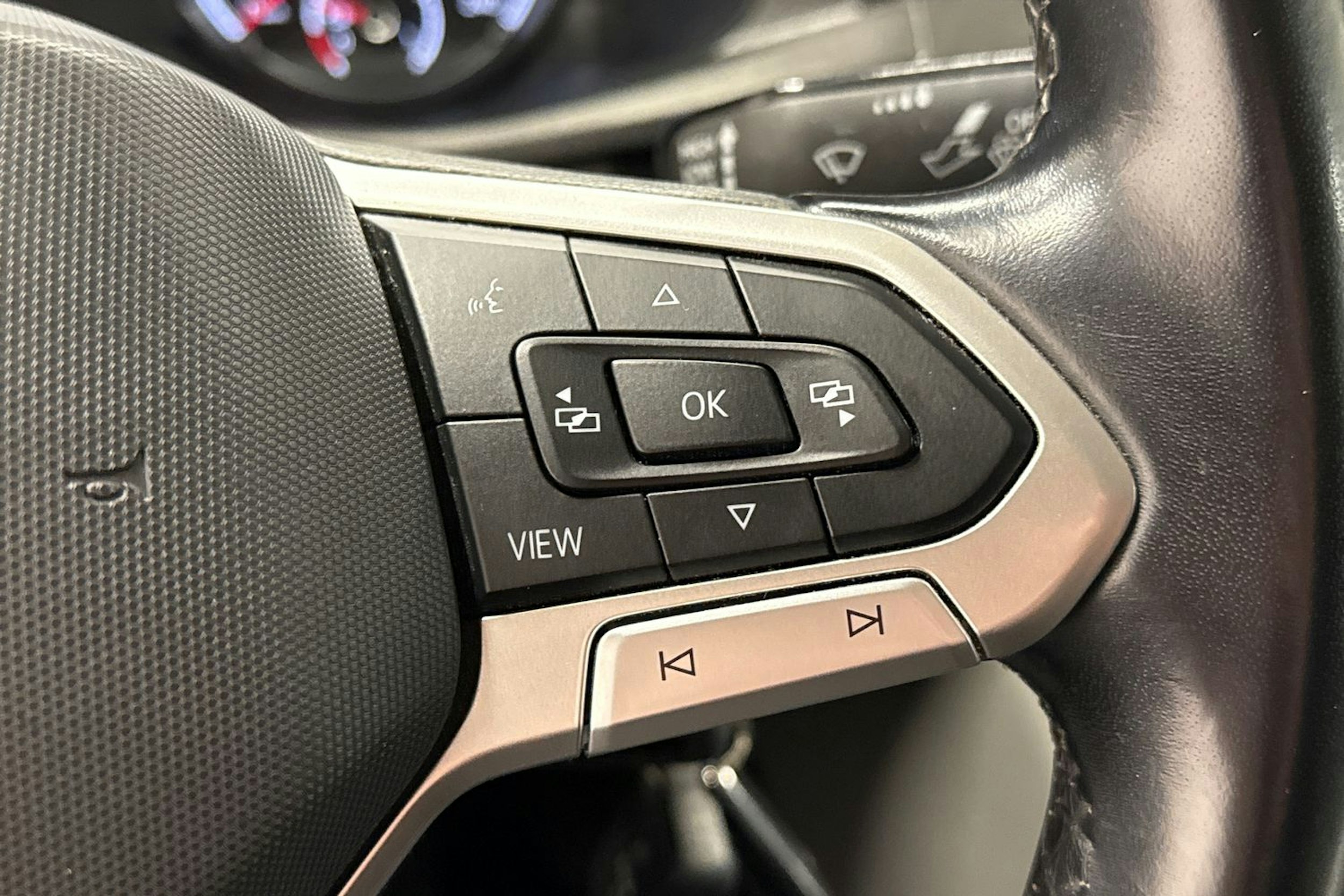 Punainen Volkswagen TRANSPORTER 2021 kuva 18.