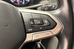 Punainen Volkswagen TRANSPORTER 2021 kuva 18.