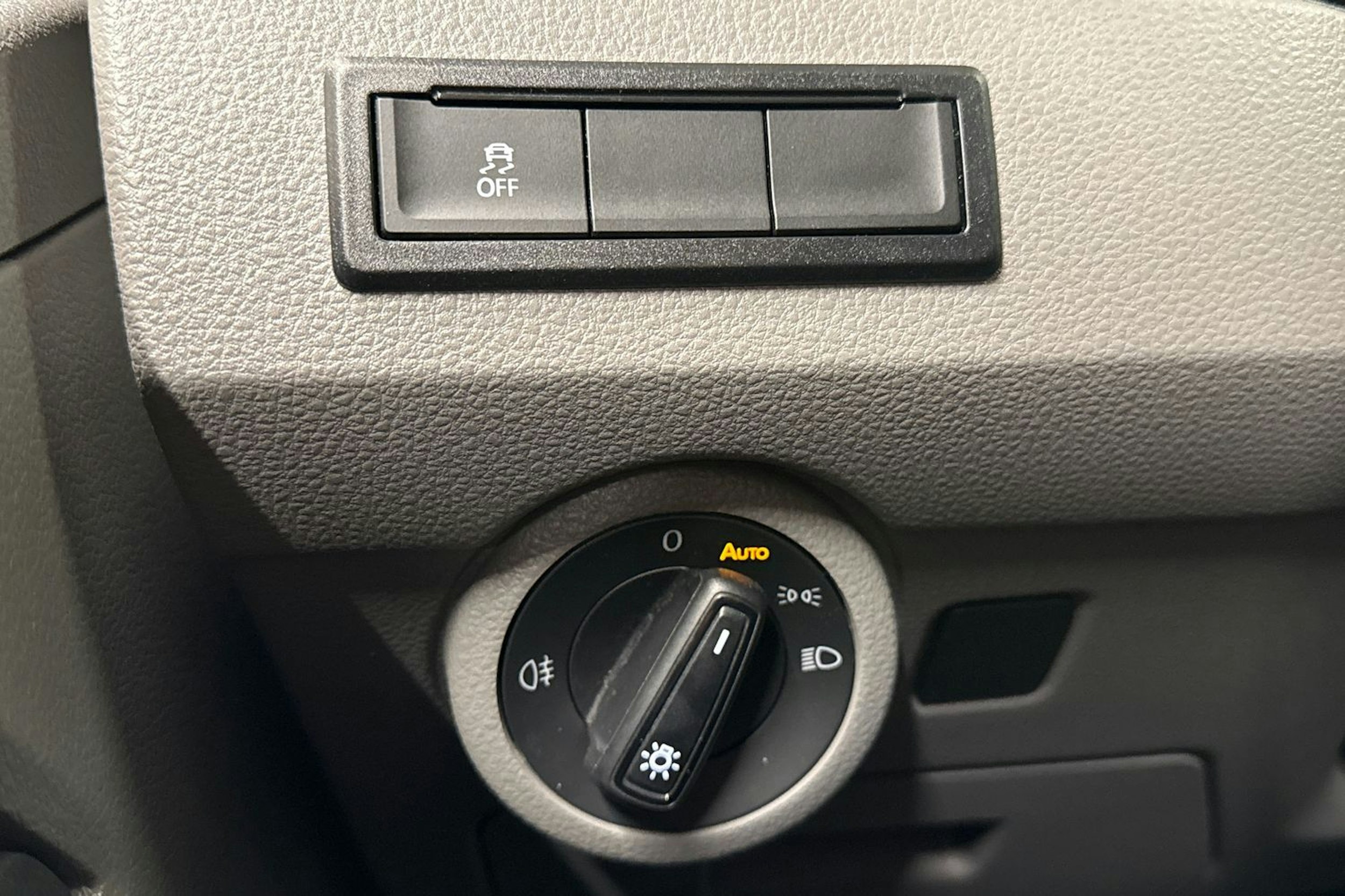 Punainen Volkswagen TRANSPORTER 2021 kuva 19.