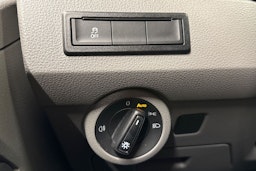 Punainen Volkswagen TRANSPORTER 2021 kuva 19.