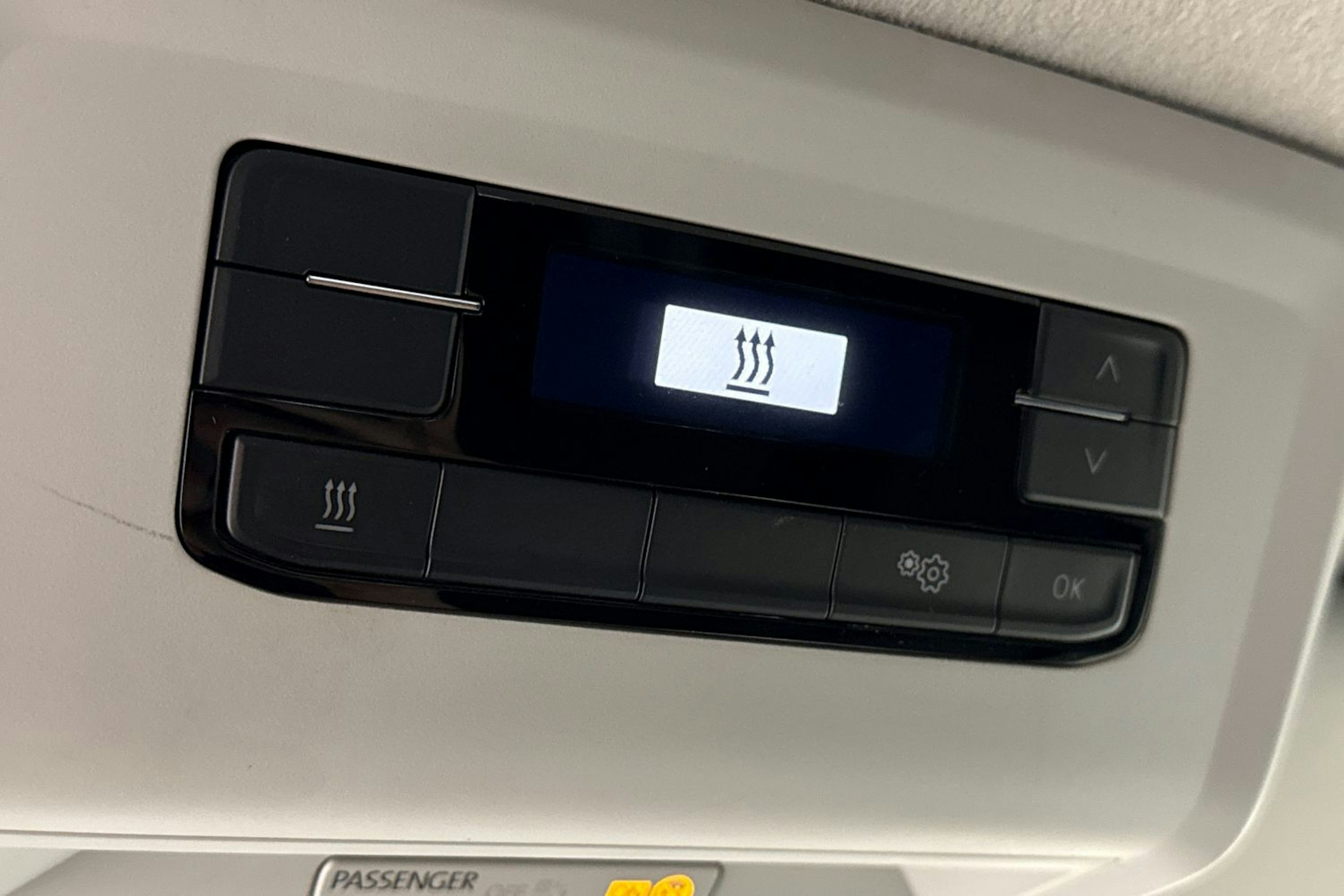 Punainen Volkswagen TRANSPORTER 2021 kuva 25.