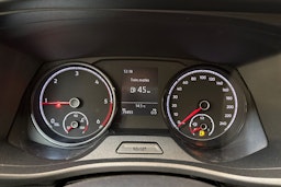 valkoinen Volkswagen Transporter 2021 kuva 13.