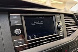 valkoinen Volkswagen Transporter 2021 kuva 15.