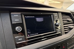 valkoinen Volkswagen Transporter 2021 kuva 16.