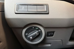 valkoinen Volkswagen Transporter 2021 kuva 22.