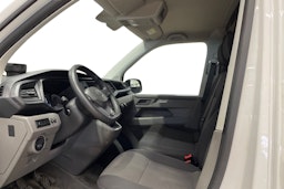 valkoinen Volkswagen Transporter 2021 kuva 10.